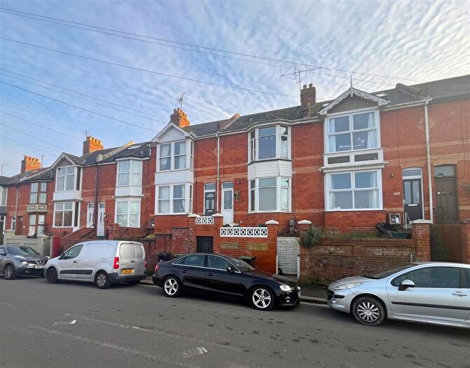 2 Bedroom Terraced House For Sale In Chickerell Road, Weymouth, DT4