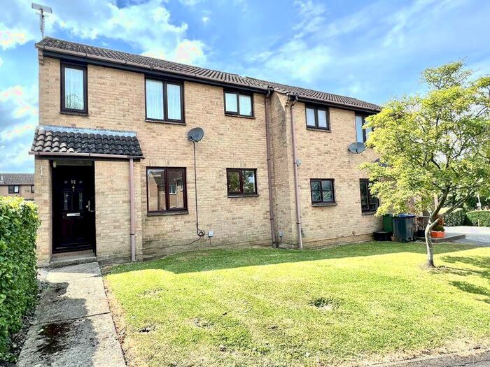 1 Bedroom Flat To Rent In Highgrove Close, Calne, SN11