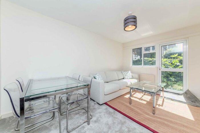 2 Bedroom Flat To Rent In St. Georges Drive, London, SW1V