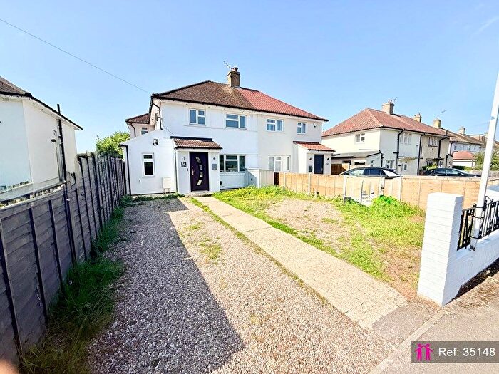 4 Bedroom Semi Detached House For Sale In St. Pauls Road, Staines-Upon-Thames, TW18