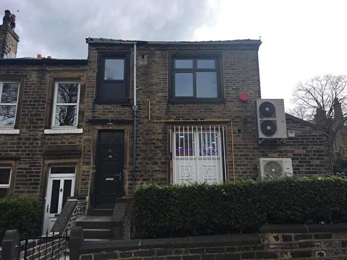 1 Bedroom Flat To Rent In Linden Road, Birkby, HD2