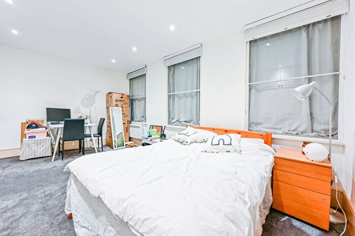 Studio To Rent In Colebrooke Row, Islington, London, N1