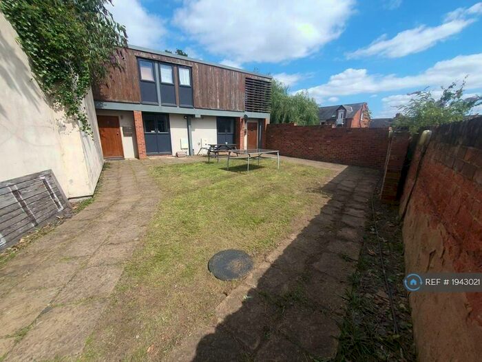 8 Bedroom Detached House To Rent In Kanman Court, Nottingham, NG7