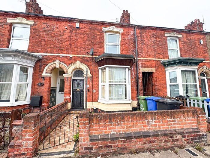 3 Bedroom Terraced House For Sale In Farebrother Street, Grimsby, DN32