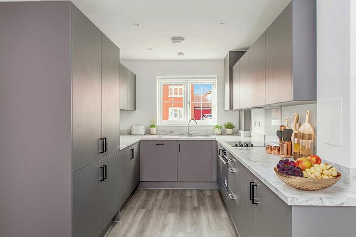 4 Bedroom Semi-Detached House To Rent In Dovehouse Field, Braintree, CM77