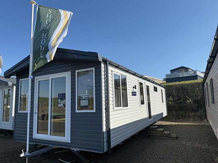 2 Bedroom Park Home For Sale In Holms Farm Road, Dalrymple, Ayr, KA6