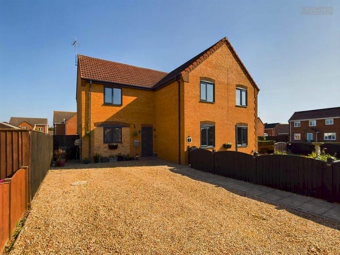 4 Bedroom Detached House For Sale In Market Rasen Way, Holbeach, PE12