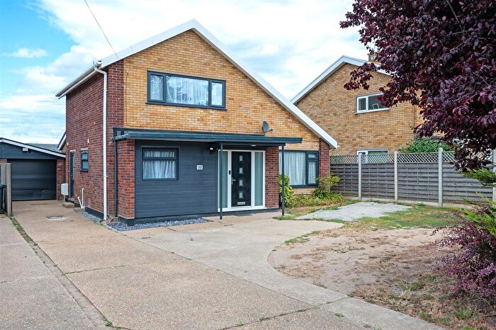 3 Bedroom Detached House For Sale In Brasenose Avenue, Gorleston, Great Yarmouth, NR31