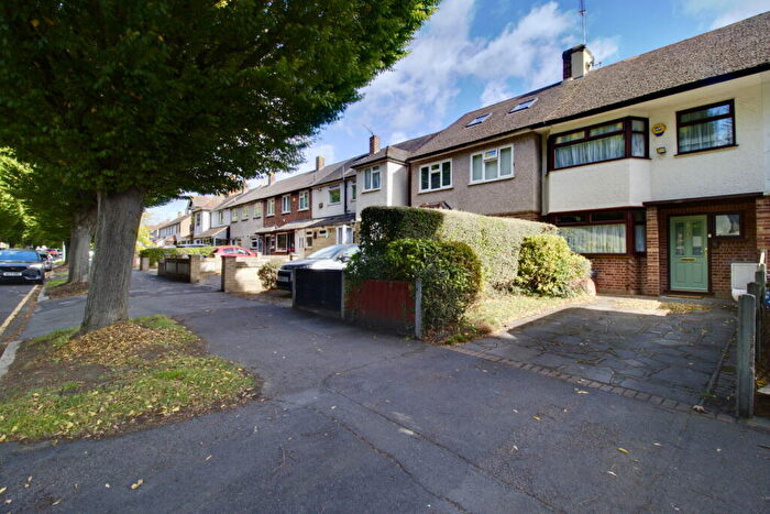 3 Bedroom Terraced House For Sale In Avenue Road, Harold Wood, RM3