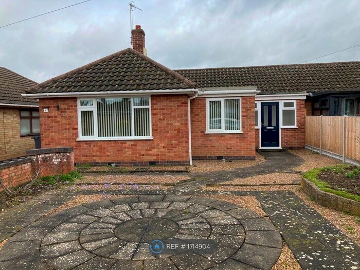3 Bedroom Bungalow To Rent In Croome Close, Loughborough, LE11