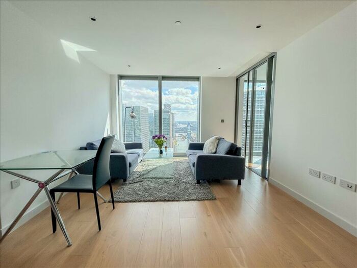 1 Bedroom Apartment To Rent In Landmark Pinnacle, Marsh Wall, Canary Wharf, London, Tower Hamlets, E14