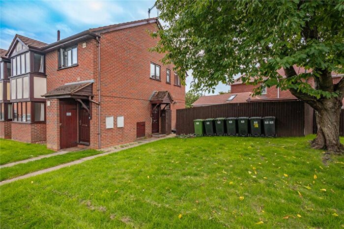2 Bedroom Maisonette For Sale In Crabtree Lane, Bromsgrove, Worcestershire, B61