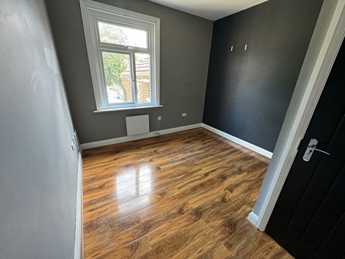 Studio To Rent In Hanworth Road, Hounslow, Greater London, TW3