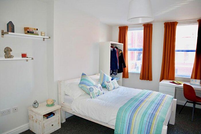 6 Bedroom Terraced House To Rent In Garmoyle Road, Liverpool, L15