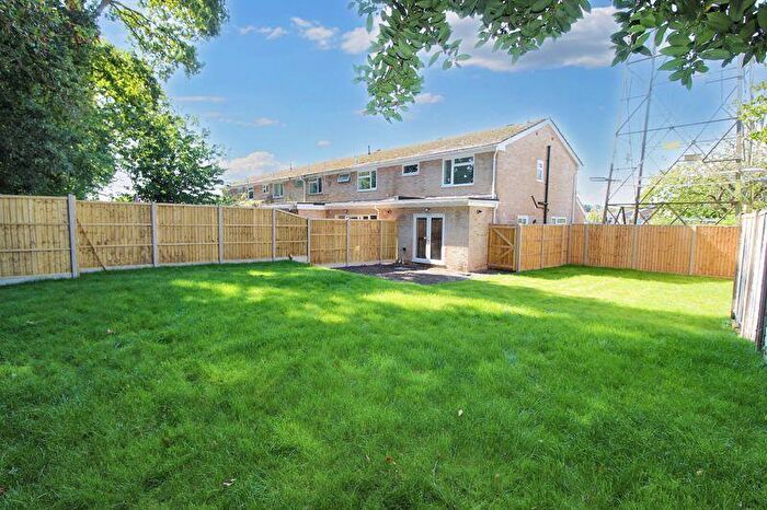 2 Bedroom Terraced House For Sale In By The Wood, Southampton, SO40