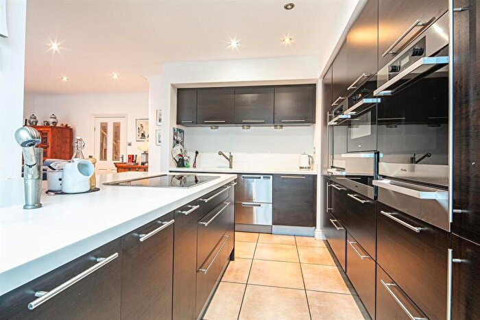 5 Bedroom Detached House For Sale In Bushey Wood Road, Dore, S17