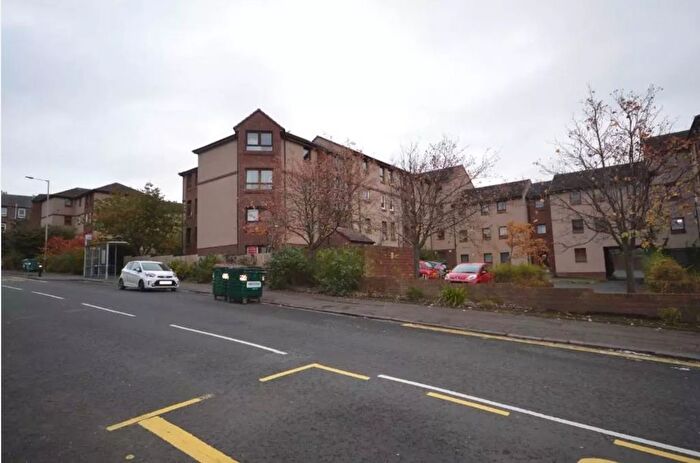 2 Bedroom Flat To Rent In Arklay Court, Dundee, DD3