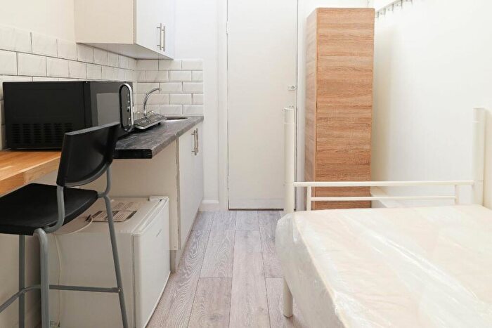 Studio To Rent In Camden High Street, NW1