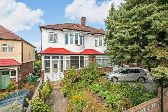 3 Bedroom Semi-Detached House To Rent In Norwood Park Road, West Norwood, London, SE27