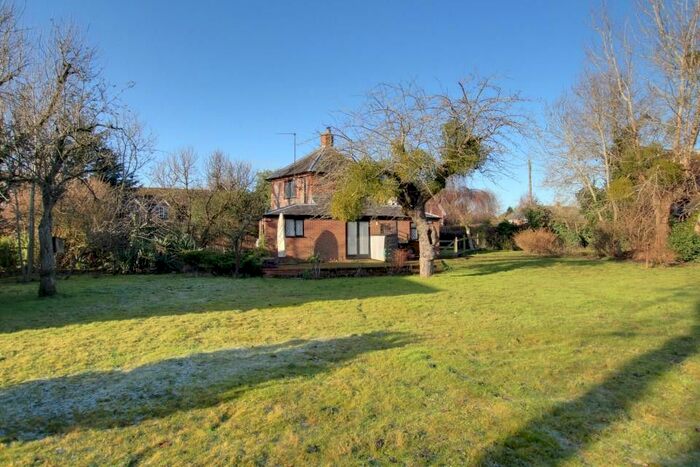 1 Bedroom Detached House To Rent In The Street, Tidmarsh, Reading RG8