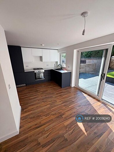 4 Bedroom Terraced House To Rent In Spey Road, Glasgow, G61