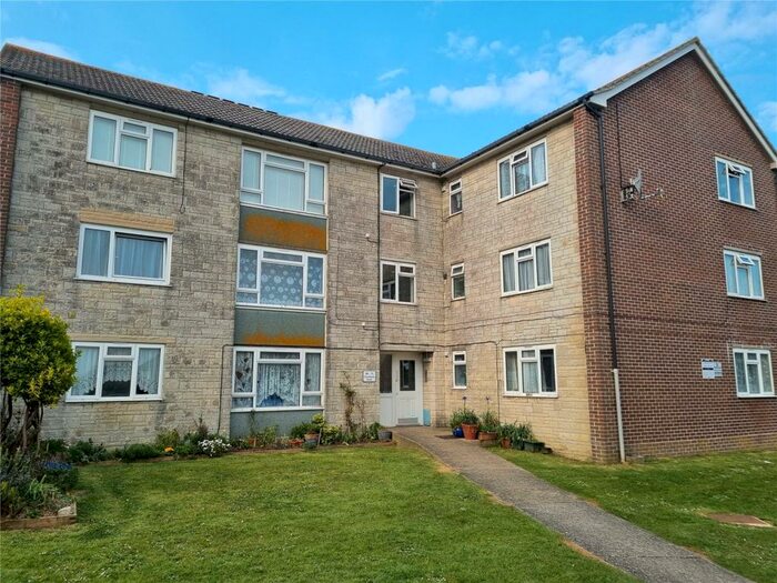 2 Bedroom Apartment To Rent In Courtlands Road, Portland, Dorset, DT5