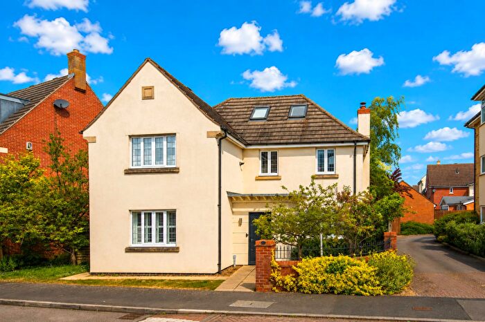 6 Bedroom Detached House For Sale In St. Crispin Crescent, Northampton, NN5