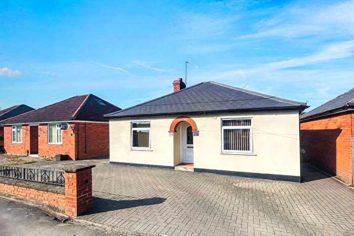 2 Bedroom Bungalow For Sale In Oldfield Road, Westbury, BA13