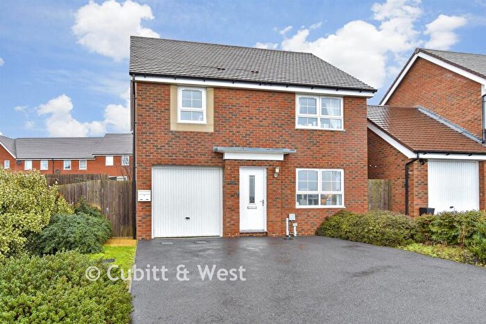 4 Bedroom Detached House For Sale In Linnet Crescent, Peacehaven, Brighton, East Sussex, BN10