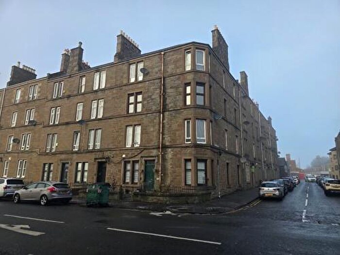 3 Bedroom Flat To Rent In Clepington Road, Dundee, DD3