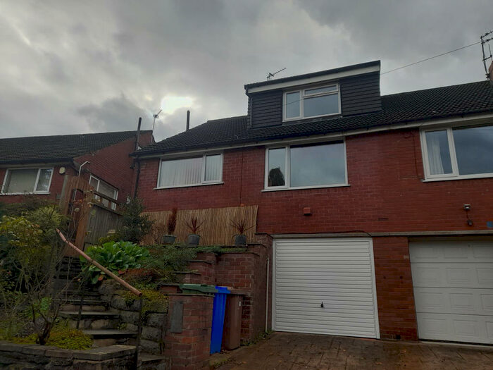 3 Bedroom Bungalow To Rent In Currier Lane, Ashton-under-lyne, OL6