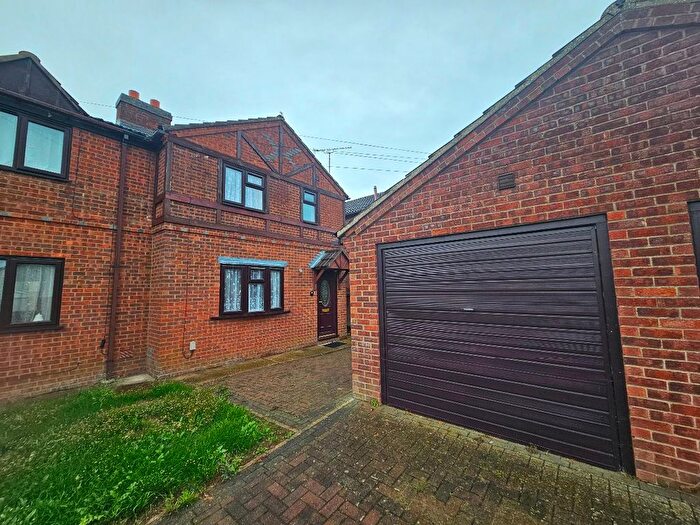 3 Bedroom Semi-Detached House To Rent In Richmond Way, Leverington, Wisbech, PE13