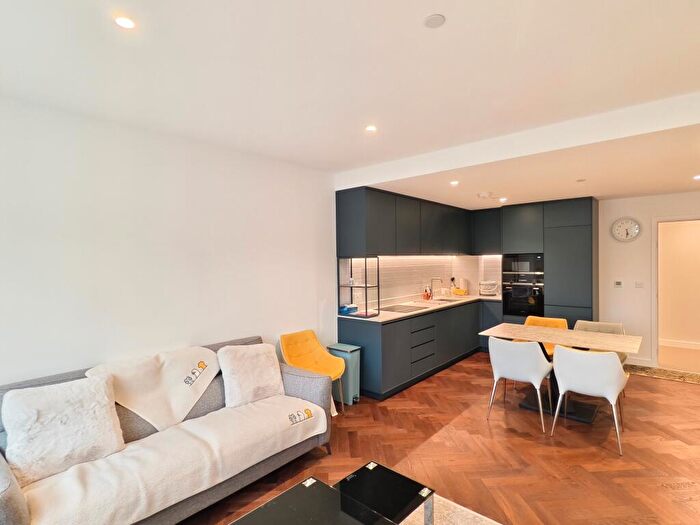 2 Bedroom Flat To Rent In Ribbon Lane, NW2