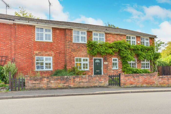 3 Bedroom Character Property To Rent In Weathercock Lane, Woburn Sands, Milton Keynes, MK17