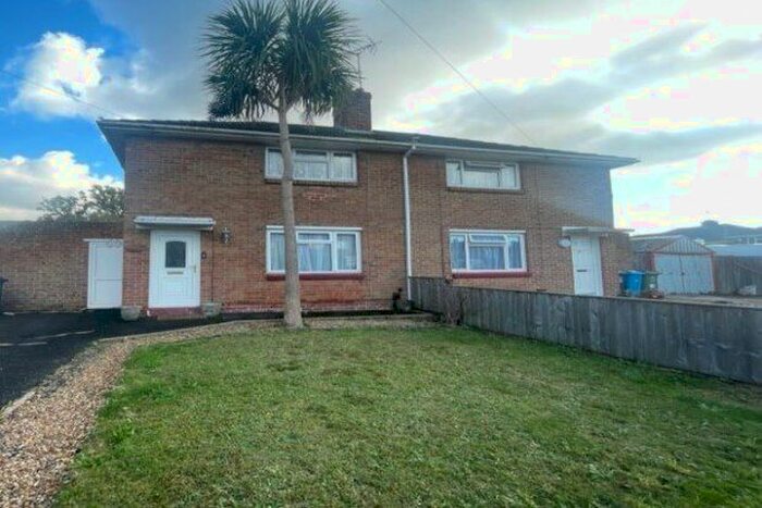 2 Bedroom Property To Rent In Methuen Road, Poole, BH17