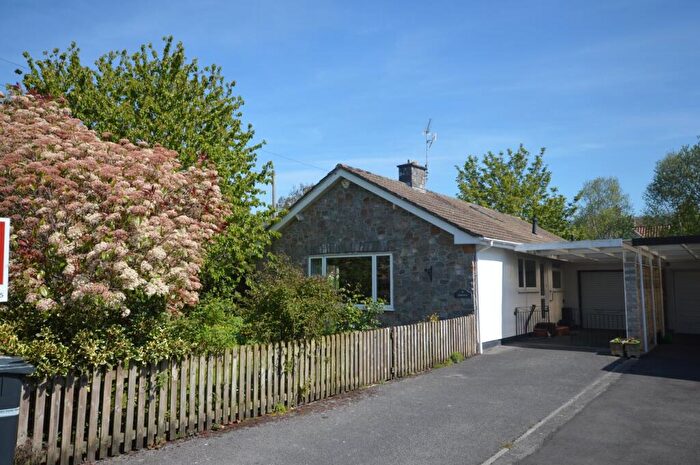 3 Bedroom Bungalow For Sale In Barrows Park, Cheddar, BS27