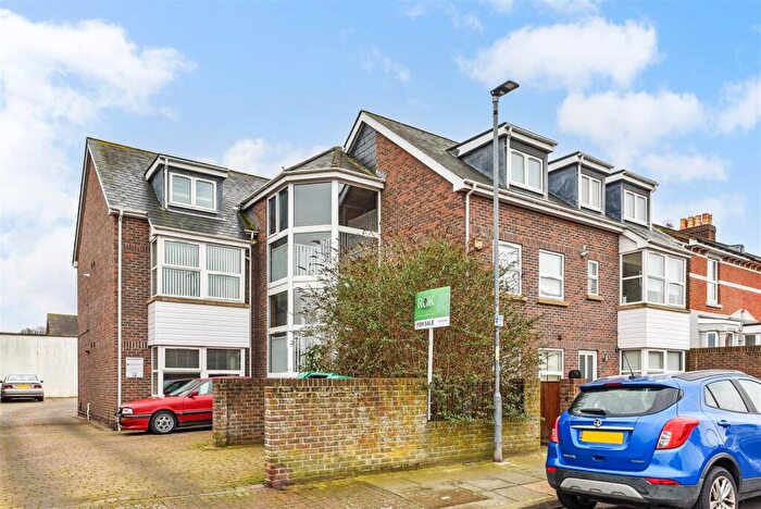1 Bedroom Flat For Sale In Henderson Road, Southsea, PO4