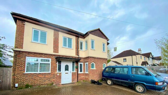 6 Bedroom House To Rent In Aldershot Road, Guildford, GU2