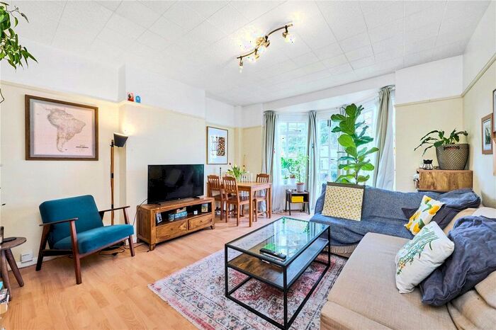 2 Bedroom Flat To Rent In Streatham Hill, London, SW2