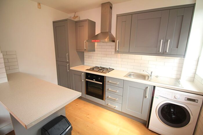 3 Bedroom Terraced House To Rent In Beeston Road, Nottingham, NG7