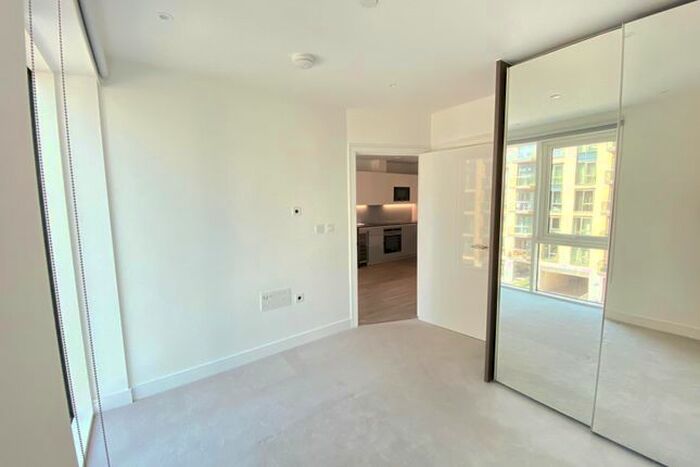 1 Bedroom Flat To Rent In Juniper Drive, London, SW18