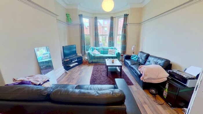 6 Bedroom Terraced House To Rent In Kelso Road, Hyde Park, Leeds, LS2