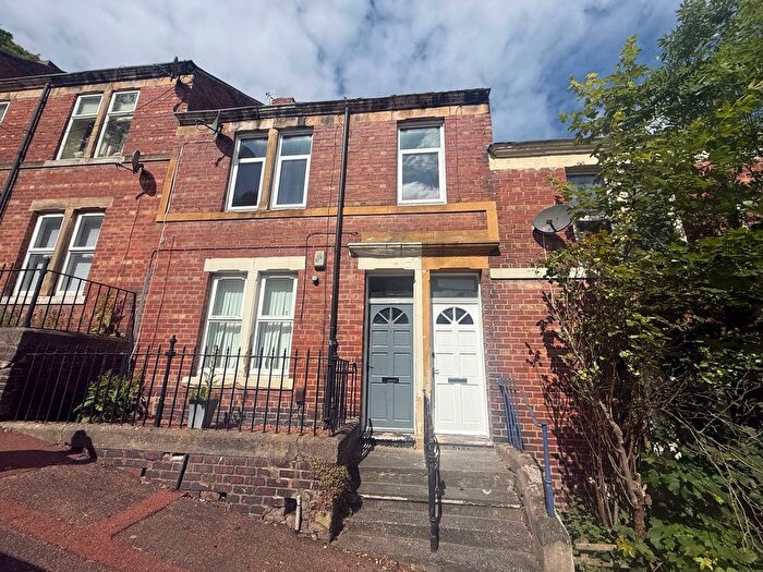 3 Bedroom Flat For Sale In Howe Street, Gateshead, NE8