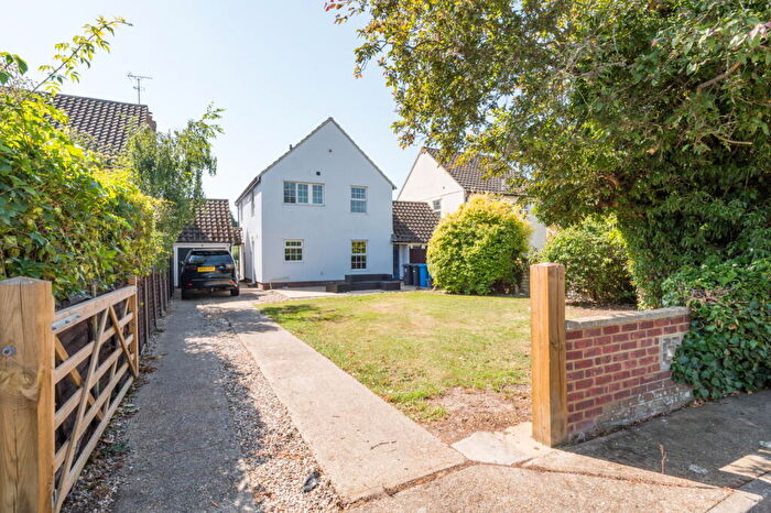 3 Bedroom Semi-Detached House For Sale In Ann Beaumont Way, Hadleigh, IP7