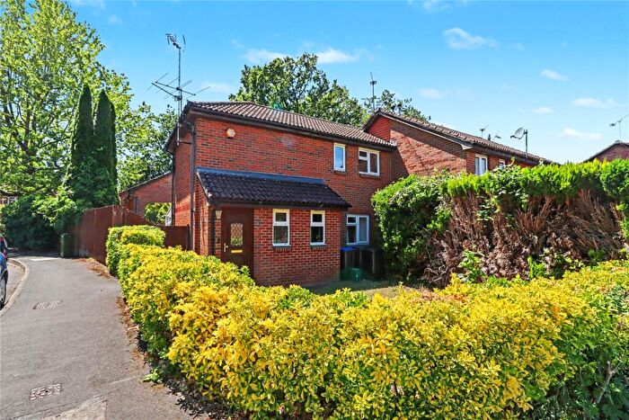 3 Bedroom Semi Detached House For Sale In Wych Hill Park, Woking, Surrey, GU22
