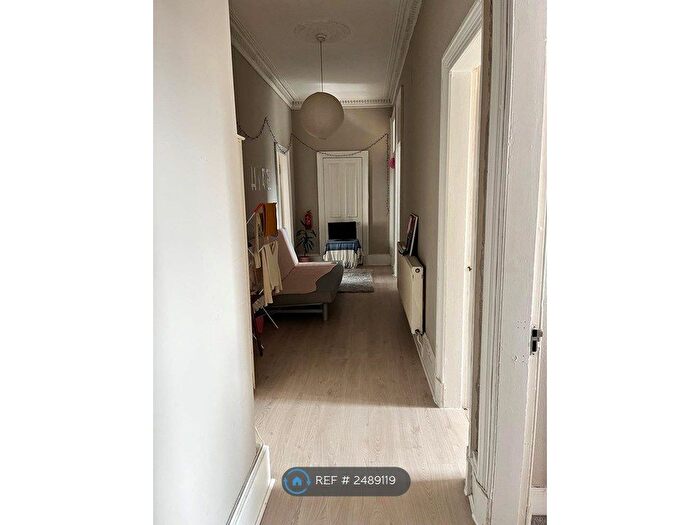 3 Bedroom Flat To Rent In Woodlands Drive, Glasgow, G4