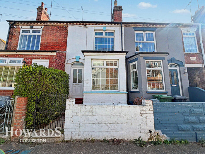 3 Bedroom Terraced House For Sale In Beach Road, Gorleston, NR31