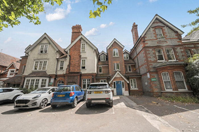 1 Bedroom Apartment For Sale In London Road, Reading, Berkshire, RG1