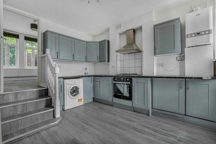 1 Bedroom Flat To Rent In Gassiot Road, London, SW17