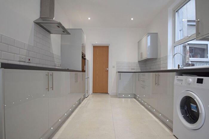 5 Bedroom Terraced House To Rent In Lisvane Street, Cardiff, CF24